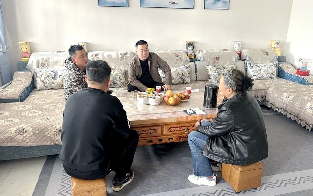 家訪送真情，關(guān)懷暖人心