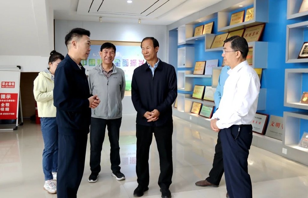 市人大常委會副主任陳明彪帶領(lǐng)調(diào)研組到甘肅前進集團調(diào)研
