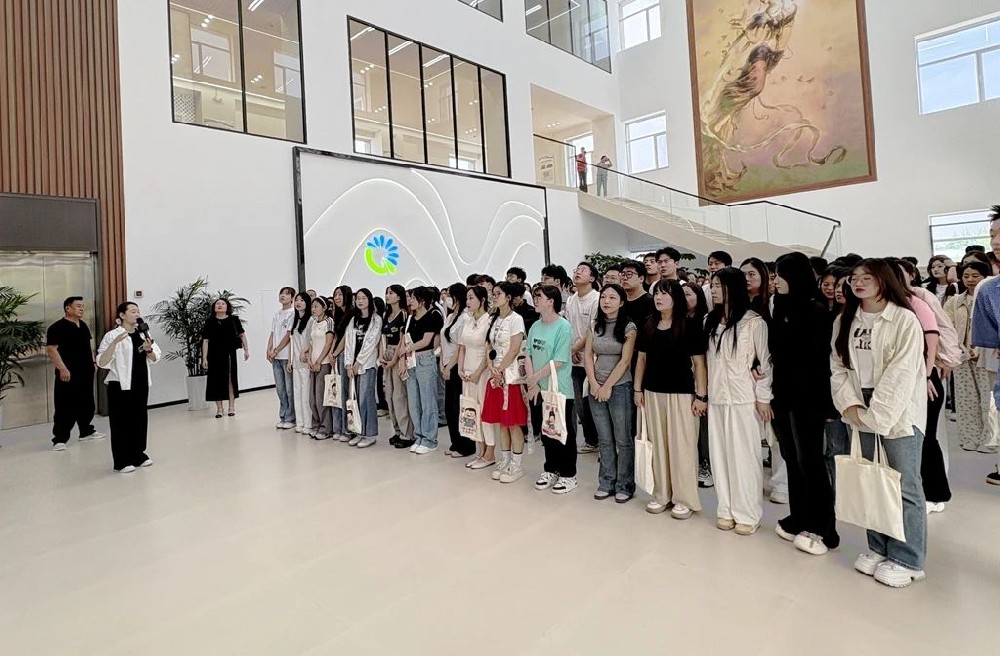 蘭州工業(yè)學(xué)院師生到甘肅傳祁甘味乳業(yè)開展產(chǎn)教融合研學(xué)活動(dòng)