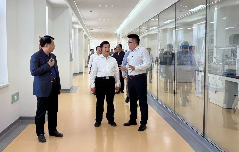 全國人大農(nóng)業(yè)與農(nóng)村委員會副主任委員李紀恒到甘肅傳祁甘味乳業(yè)調(diào)研